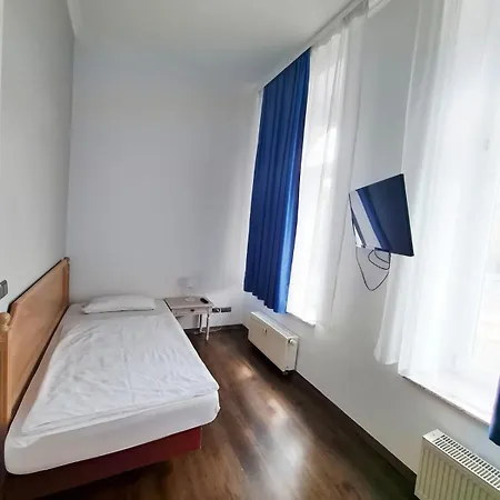 In Der Jahnallee 20 Waldplatzpalais *