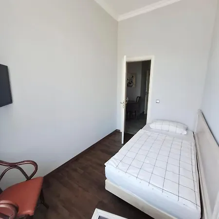Apartament In Der Jahnallee 20 Waldplatzpalais *