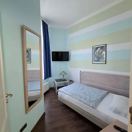 Apartament In Der Jahnallee 20 Waldplatzpalais *