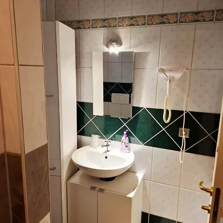 Apartament In Der Jahnallee 20 Waldplatzpalais