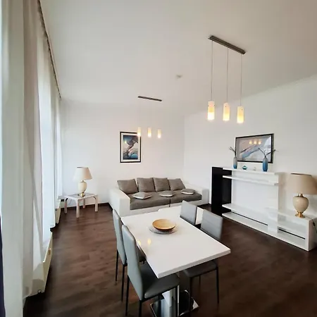 Apartament In Der Jahnallee 20 Waldplatzpalais Lipsk