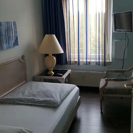 In Der Jahnallee 20 Waldplatzpalais * Лейпциг